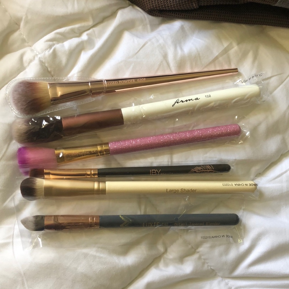 Make up brush LOT of 6